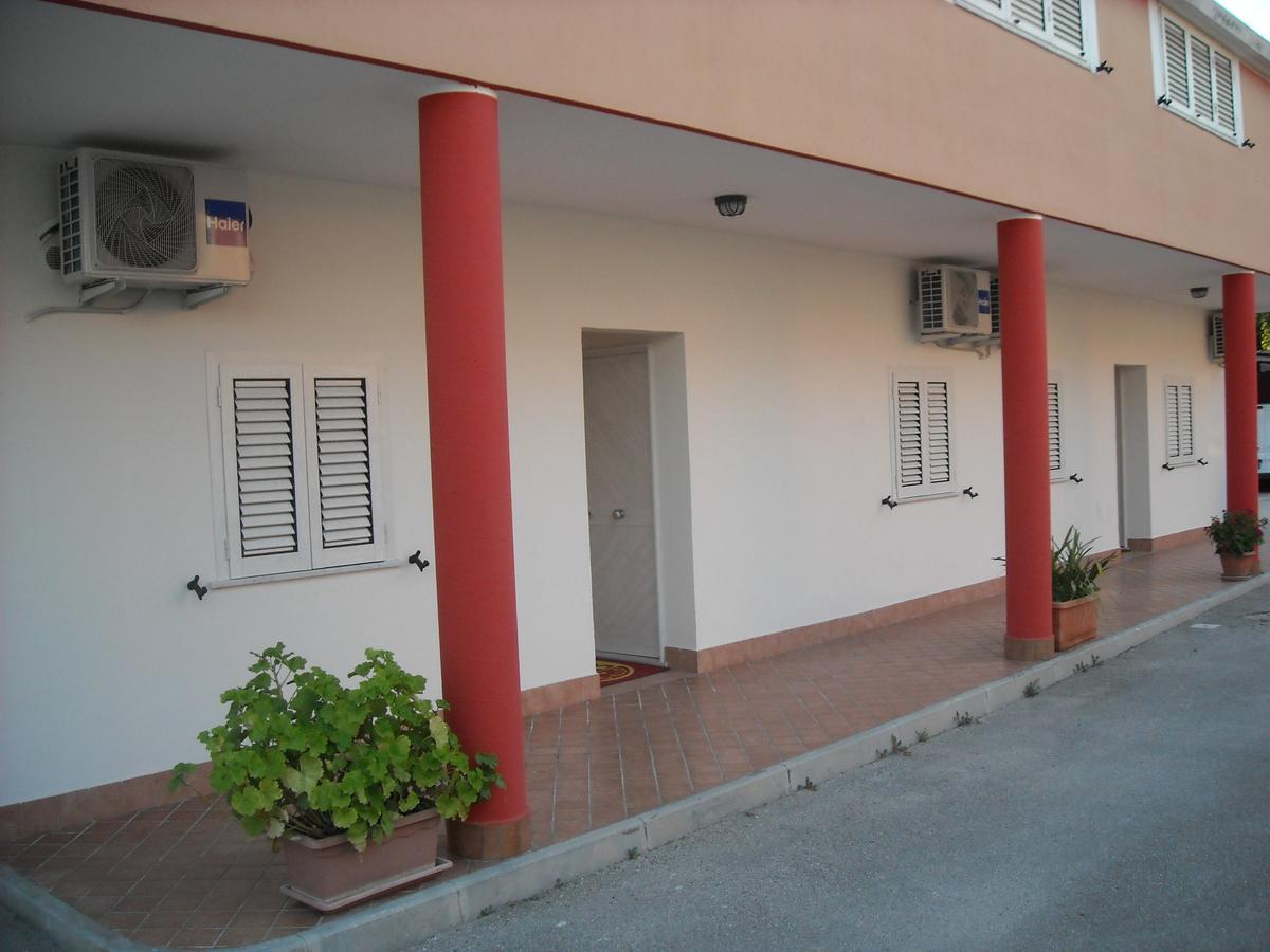 B&B Dal Gallo Battipaglia Exterior photo